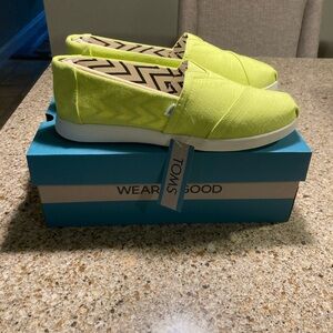TOMS Women's Bright Green Flats